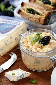 Picknick Sandwiches Mit Cremigem Cambozola Aufstrich Emmikochteinfach Rezept Picknick Sandwiches Aufstrich Leckeres Essen