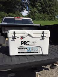 Built tough with an integrated seat on top, the sub z outdoors seat/cooler delivers great cooler performance designed especially for the outdoorsmen. Sub Zero Coolers Facebook