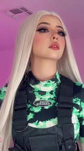 Ella Abel's Instagram, Twitter & Facebook