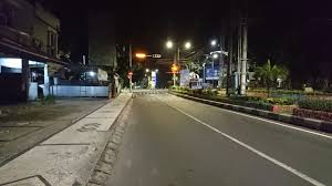 Beberapa pola singkatan dan akronim: Mataram Aktifkan Jam Malam Lampu Jalan Dipadamkan Lombok Post