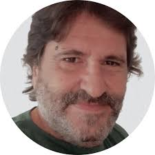 Há prostituição organizada nas casas de banho da Gare do Oriente"