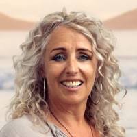 Sharon Roberts — Reviews & Property Sales