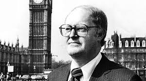 Earl Cowley's Instagram, Twitter & Facebook