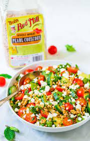 Breng vervolgens op smaak met een beetje peper, zout en een scheutje extra vierge olijfolie. Israeli Couscous Salad With Feta And Lemon Dressing Wellplated Com