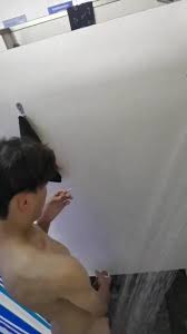 Muscular guy wants (Bathroom spy) - ThisVid.com