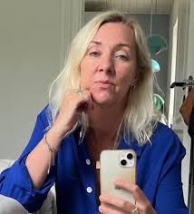 Debattør Katrine Blauenfeldt har det svært med at blive set som en mindre  stærk kvinde, fordi hun nyder underkastelse i sengen. Her kommer derfor en  forklaring af BDSM-sex fra den underkastedes synsvinkel.