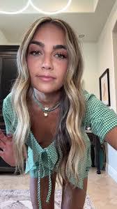 Danielle Santana's Instagram, Twitter & Facebook