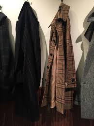 Nel catalogo cappotti e giubbotti uomo di yoox potrai trovare articoli dei migliori brand. Cappotti Uomo Autunno Inverno 2017 2018 Le Tendenze Dei Capispalla
