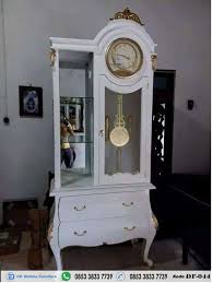 Pin Di Jam Hias