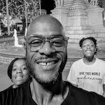 Levar Queen's Instagram, Twitter & Facebook