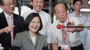 This is an exclusive app hsinchu city mayoral candidate lin zhijianwith flyers ar (augmented reality glasses) small game. æ˜¥æ± çŽ»ç'ƒç¸½çµ±åƒè¨ªç´€å¯¦ è²éœ–å½±åƒ å•†æ¥­å½±ç‰‡ å½¢è±¡å»£å'Š æ´»å‹•ç´€å¯¦