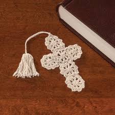 There probably are as many cross bookmarks around as there are flowers i think. Crochet Bookworm Bookmark Pattern Crocheted Cross Bookmarks Crochet Cross Bookmark Miles Kimball Crochetnstyle Com