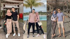 Jika mendapatkan baju couple untuk remaja cukup sulit, kamu bisa memadukan baju atasan dengan bawahan yang warnanya. Inspirasi Ootd Gaya Couple An Bareng Pacar Bikin Tampilan Makin Kece Ootd Kasual Bikini