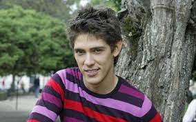 Veja mais ideias sobre açúcar, banda sonora, lourenço ortigão. Quem Viu Angelo Rodrigues E Quem O Ve Eis A Impressionante Mudanca Do Ator Nova Gente