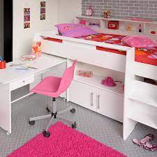 Son couchage en hauteur laisse plus de place sur le sol. 10 Lits Enfants En Mezzanine Pour S Inspirer Blog But