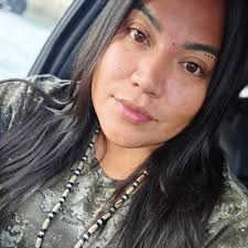 Who are some good female tattoo artists in Kelowna?