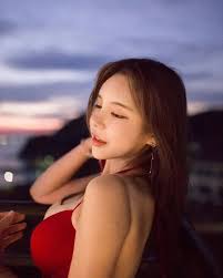 보겸과 츄정의 동거가 사실이 아니라고 말해서 논란을 빚은 엘린이 당분간 유튜브 활동을 자제할 걸로 보인다. ê¹€ì§¤ë‹·ì»´ ë³´ê²¸ ë™ê±°ë…€ ì¸„ì •
