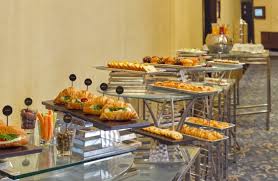 The table top is made of 8mm tempered glass, which fixed on porcelain cups, filled with real coffee beans. Coffee Break Picture Of Royal Maxim Palace Kempinski Cairo Tripadvisor