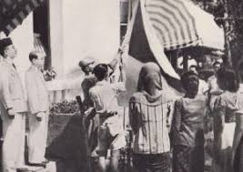 Rantai penjajahan yang telah membelenggu bangsa kita sejak abad 17 hancur binasa untuk selamanya. Sejarah Persiapan Kemerdekaan Indonesia Nusa Caraka