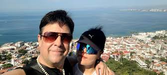 🚐🌴 Happy New Year from Obi Tours! Start 2025 with an Unforgettable  Adventure! 🌴🚐 We're a family-owned and veteran-owned company offering  private tours and transportation tailored just for you. With Obi Tours ,