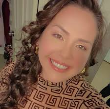 Hi! I'm looking for recommendations for an individual housekeeper (not an  agency) in the North Central (Vinyards) area. Home is 2,500 sq. ft. (4  bedroom, 2.5 bath) with weekly service. Must have