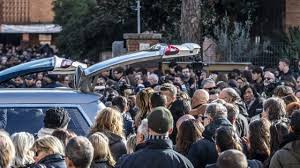 Su appiano che abbiamo oggi provengono, dunque, dai suoi scritti e una lettera dal suo amico marco cornelio frontone. L Addio A Gaia E Camilla Parla L Amica Cecilia Anche Io Ho Sfidato La Sorte Su Quella Strada La Repubblica