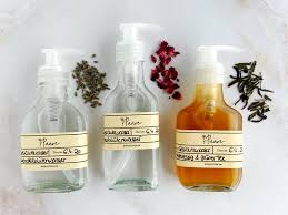 Sehnen sie sich nach einer hydratisierten, weichen sowie gesunden haut? Warum Du Ab Sofort Dein Gesichtswasser Selber Machen Solltest 3 Rezepte Fur Unterschiedliche Hauttypen Puure