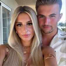 Hey everyone, has anyone by any chance received a white fox parcel with the  name Sherry on, it's a massive parcel was supposed to be delivered to  coscutter