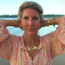 Robin Tague's Instagram, Twitter & Facebook