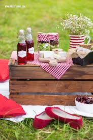 Dann sucht ihr euch ein. Picknick Rezepte Kase Sandwiches Und Kichererbsen Salat Nicest Things