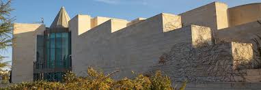 There is a president or chief justice and a number (determined by the knesset) of associate justices. Home The Israeli Supreme Court Database