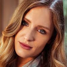 Email Address of @hollydowell Instagram Influencer Profile