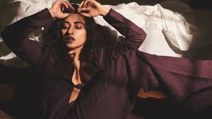 Niyati Fatnani Hot Photos: Niyati Fatnani Exudes Hotness in Latest  Photoshoot, Fans Sing Mar Daala - Filmibeat