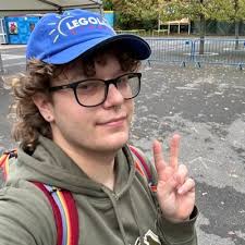 Olly Brown (@OliverPBrown)