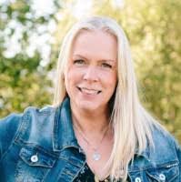 Lorna Stephenson's Instagram, Twitter & Facebook