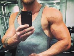 Tweeted by fandom, bobby holland hanton shared a photo of hemsworth in training, pushing a large tire up an incline, and saying it's 'even harder' to keep up with his physique. holland added that hemsworth is the biggest thor he's ever been. related: Gallery Bobby Holland Hanton