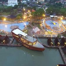 Asyiknya Berlibur Di Cirebon Waterland Ade Irma Suryani Petatempatwisata Com