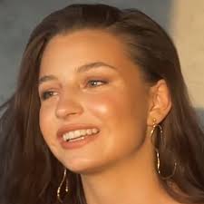 Julia wieniawa to aktorka, piosenkarka i prezenterka telewizyjna. Datei Julia Wieniawa 2019 Jpg Wikipedia