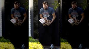 The last thing he wanted izle (2020). This Photo Of Ben Affleck With Dunkin Is So 2020