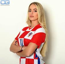 Ana Maria Markovic nackt, Nacktbilder, Playboy, Nacktfotos, Fakes, Oben Ohne