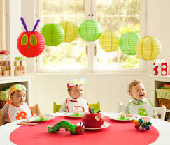 In only a year, mom, dad and baby have grown so much—and there's still so much more to come! How To Throw A Baby S First Birthday Party Pottery Barn Kids