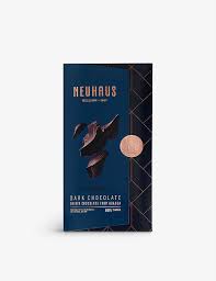 Dark chocolate bar filled with a smooth hazelnut praliné and pieces. Neuhaus Dark Chocolate Bar 80 100g Selfridges Com