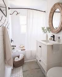 30 Incredible Farmhouse Master Bathroom Remodel Ideas Farmhouse Masterbathroom Bathroomremode Bathroom Remodel Master Bathrooms Remodel Windowless Bathroom