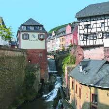 Set in the romantic city of saarburg, the festival is embedded into vineyards and forests, with the monuments of its millennial history such as the cascade, a unique natural spactacle in the centre of. Kunst Kultur Und Geschichte Amuseum Saarburg