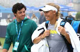 The dane is retiring after the australian open and says that while she is looking forward to a quieter life. Ihre Liebe Ist Voruber Golfer Rory Mcilroy Lasst Tennisstar Caroline Wozniacki Kurz Vor Der Hochzeit Sitzen Stuttgarter Nachrichten