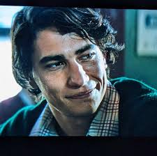 El actor Enzo Vogrincic llama la atención en las redes sociales por su  comparación con Adam 👀 : r/adamdriverfans