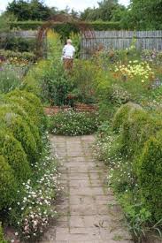 Tucked away in a beautiful garden. Jardin Des Fleurs Picture Of Le Jardin Plume Auzouville Sur Ry Tripadvisor