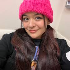 Vista previa de los próximos aspectos de League of Legends: • Mel Favor del  Invierno Prestigiosa • Zeri Maravilla Invernal • Smolder Reno • Milio  Maravilla Invernal • Lucian el Forajido Sombras