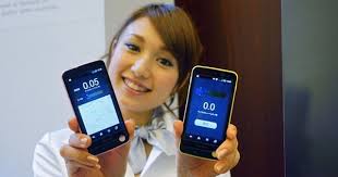 Sharp trình làng smartphone đo được phóng xạ