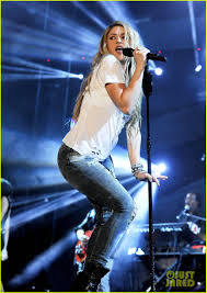 Shakira 23 and you don't care about me live at wangotango 2014 hd Shakira Rips It Up At Wango Tango 2014 Photo 3110765 Shakira Pictures Just Jared
